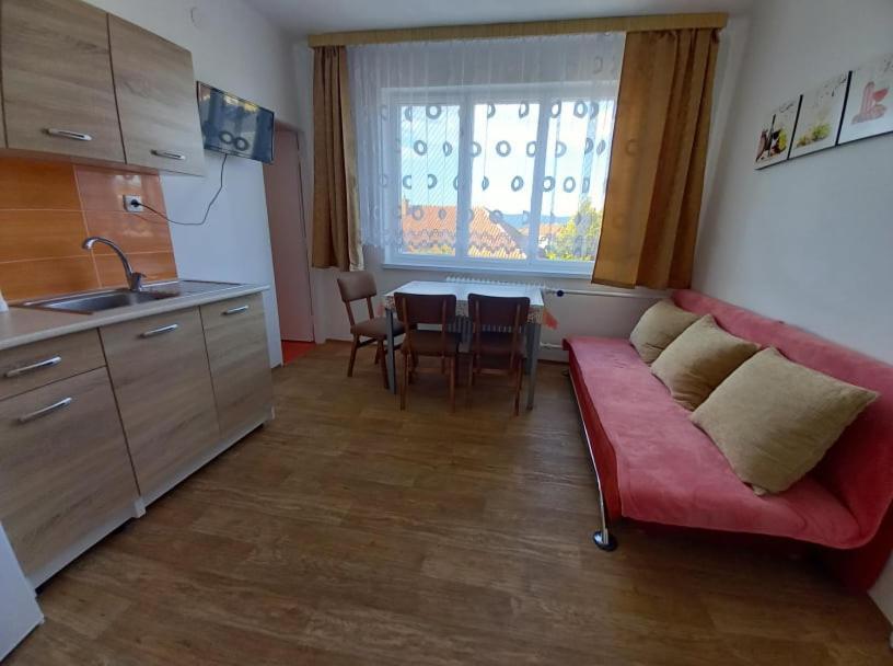 Apartmanovy Dom Grand Štúrovo Exterior foto