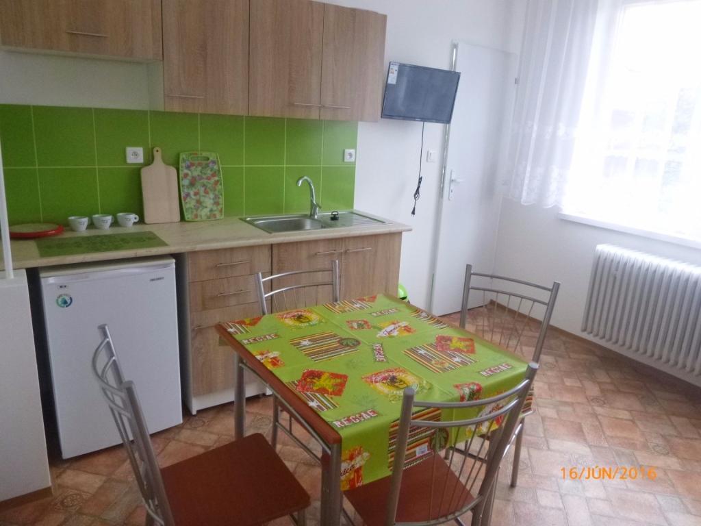 Apartmanovy Dom Grand Štúrovo Exterior foto