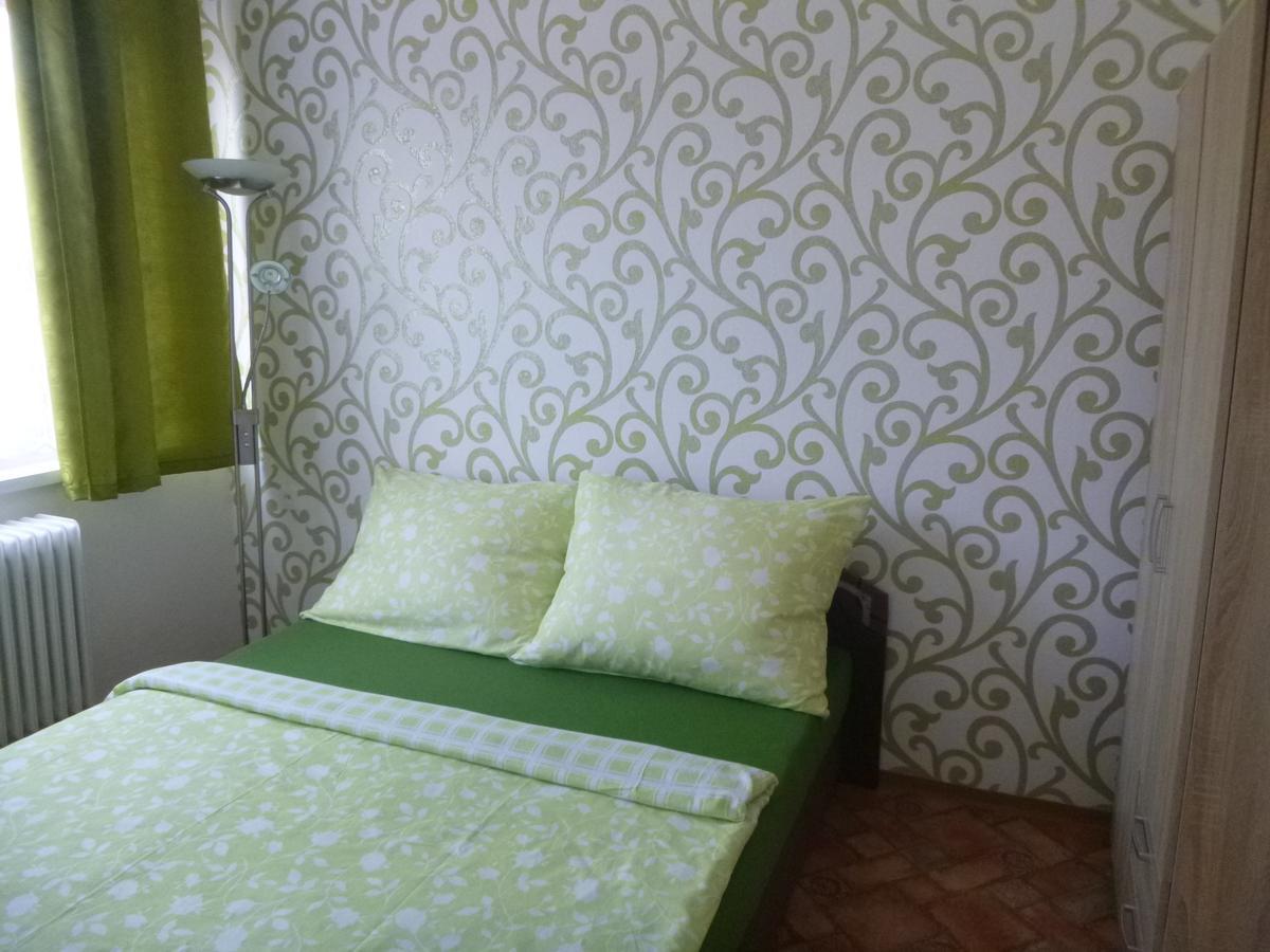 Apartmanovy Dom Grand Štúrovo Exterior foto