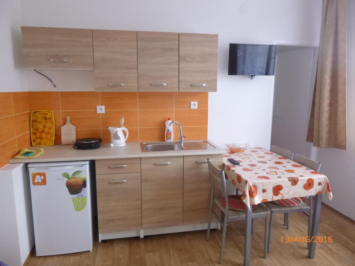 Apartmanovy Dom Grand Štúrovo Exterior foto